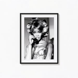 Naomi Campbell op telefoonprint, zwart-witte muurkunst, vintage print, fotografieprints, museumkwaliteit fotokunstprint