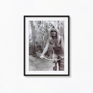 Brigitte Bardot-print, Brigitte Bardot Bicycle zwart-witte muurkunst, vintage print, fotografie-prints, museumkwaliteit fotokunstprint