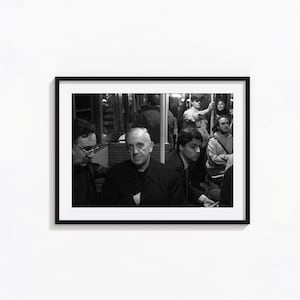 公共交通機関を利用するフランシスコ教皇 1998年ポスター、白黒壁画、カトリック壁画、写真プリント、美術館品質の写真プリント