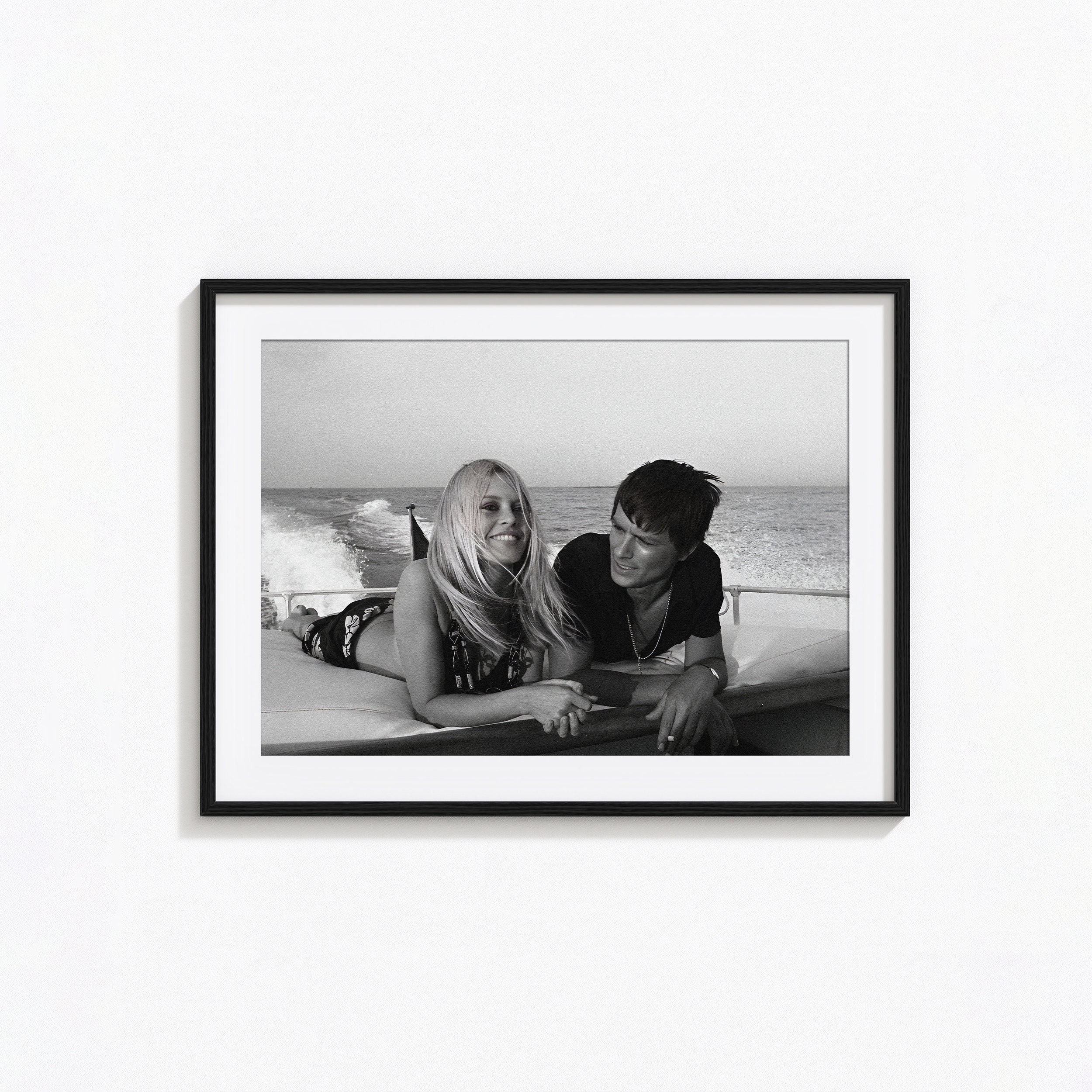 Brigitte Bardot Et Alain Delon Au Large De Saint-Tropez, France, En