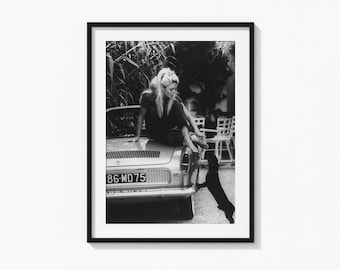 Brigitte Bardot Poster, Brigitte Bardot mit Hund schwarz weiß Wandkunst, Vintage Print, Fotografie Drucke, Foto Kunstdruck in Museumsqualität