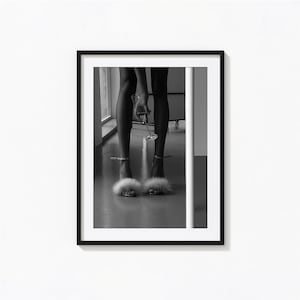 ワインを飲む女性のプリント、バーカートアートの白黒ウォールアート、ビンテージプリント、写真プリント、美術館品質の写真アートプリント
