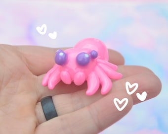 Cute Pink Spider Figurine: Curio Shelf Trinket Decoration