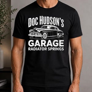 Retro Doc Hudson's Garage Shirt, Radiator Springs Doc Hudson Shirt, Cars Men's Disneyland Tee, Boyfriend's Gift, Disney Dad T-Shirt Bild 5