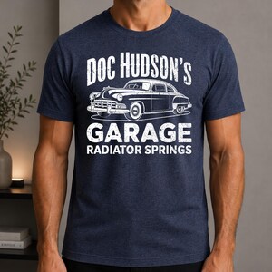 Retro Doc Hudson's Garage Shirt, Radiator Springs Doc Hudson Shirt, Cars Men's Disneyland Tee, Boyfriend's Gift, Disney Dad T-Shirt Bild 1