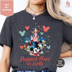 Maglietta "Il posto più felice della Terra", Maglietta "Magic Kingdom", Maglietta "Topolino e i suoi amici", Maglietta "Disney Castle Floral", Maglietta "Magic World", Maglietta Disney
