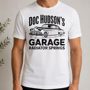 Retro Doc Hudson's Garage Shirt, Radiator Springs Doc Hudson Shirt, Cars Men's Disneyland Tee, Boyfriend's Gift, Disney Dad T-Shirt Bild 2