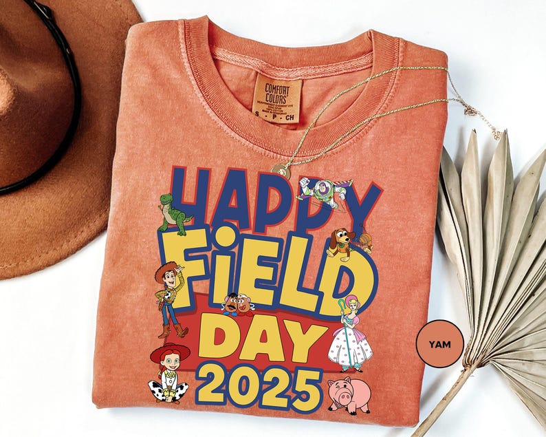 a t - shirt that says happy field day on it