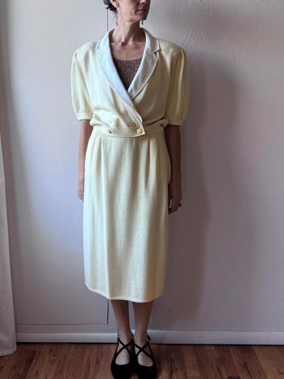 St. John, St. John butter cream skirt suit, size 12