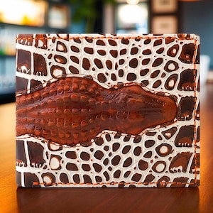 Portemonnaie aus Leder mit 3D Krokodil | Hellbraun & Weißes Krokodilmuster | RFID Herren Geschenk | Luxus-Bifold | Geschenk für Ihn