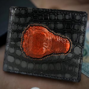 Cartera con cabeza de cocodrilo gris 3D / Parche de cuero Windsor color canela / Regalo RFID para hombre / Interior de cocodrilo único / Caja de regalo