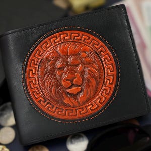 3D Löwenkopf Geprägte Leder Schwarz Bifold Brieftasche | Personalisierte Namensoption | RFID Blockierung | Vollnarbenleder | Männer Geschenk