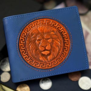 3D Löwenkopf Geprägte Leder Blaue Bifold Geldbörse | Personalisierte Namensoption | RFID Blockierung | Vollnarbenleder | Männer Geschenk