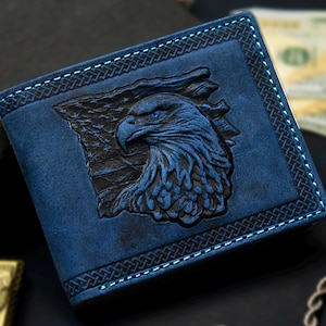 Cartera personalizada de cuero con diseño de águila en relieve 3D de la bandera de EE. UU., color azul, con protección RFID para hombre. Regalo para esposo, padre o marido.