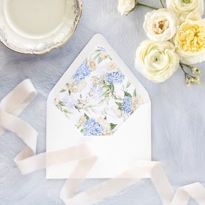 Patrón de delineador floral azul y blanco / Delineador de hortensias con acuarela floral