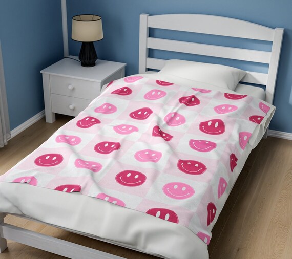 Smiley Face Blanket Happy Face Blanket Smiley Face Throw Groovy Blanket Groovy Smiley Face Teen Blanket Kid Blanket Adult Blanket Etsy Canada