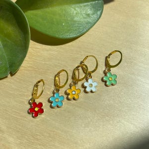Colorful Flower Stitch Markers for Knitting and Crochet, Set of 5, Assorted Colours, Crochet Gift Idea