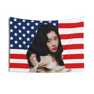 Itzy Chaeryeong Gold American Flag, Itzy Chaeryeong American Tapestry, Itzy Gold, Itsy Tour 2024