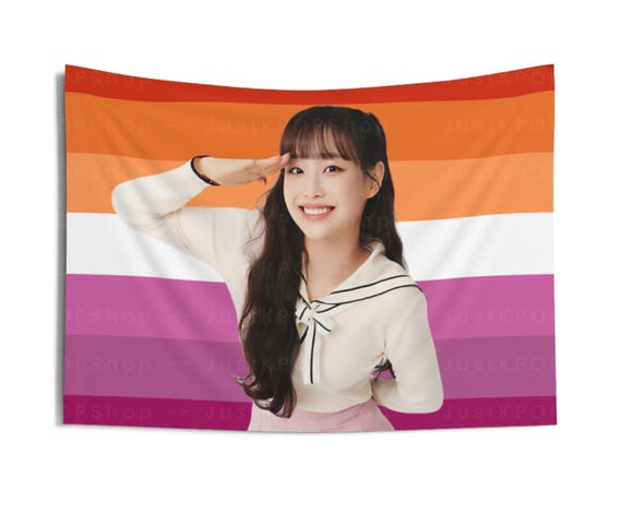 loona スローガン Loona Chuu Lesbian Flag Tapestry: Kpop Idol Decor - Etsy Canada