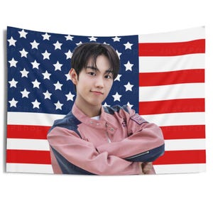 Tarjeta con la cara de la bandera estadounidense de P1Harmony Intak, tapiz estadounidense de Intak, P1Harmony Utop1a, P1Harmony P1ustage, gira de P1Harmony 2024, canción triste de P1h