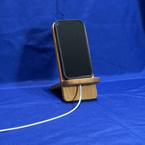 Two-Piece Wood Phone Stand Portable Interlocking Holder Desk Cell Stand Compact Travel Prop Handmade Wood Accessory Easy Use