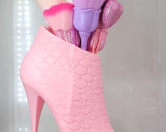 Glam High Heel Brush Holder – Vanity & Home Decor Makeup Organizer and Brush Holder