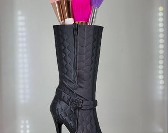 Chic High-Heel Boot Brush Holder – Vanity & Home Decor Makeup Organizer and Brush Holder