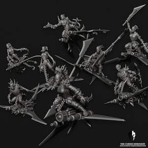 Peut inclure: Ensemble de figurines miniatures grises détaillées représentant des guerriers futuristes sur des véhicules volants. Chaque figurine est armée d'armes et présente un design unique, sur le thème de la science-fiction ou de la fantaisie. Les figurines sont sur fond sombre.