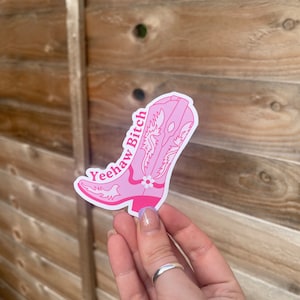 Yeehaw Bitch Cowboy Boot Aufkleber - 4 Farben - Matte Vinyl Aufkleber für Laptops, Flaschen, Notebooks - Perfektes Geschenk