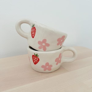 Erdbeerblüten Becher