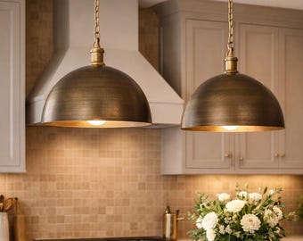Lampe à suspension dôme en laiton, éclairage d'îlot de cuisine en bronze antique martelé doux