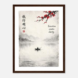 Puede incluir: Una impresión artística enmarcada con una serena escena de acuarela. Un pequeño bote con un pescador en un lago brumoso. Arriba, una rama con flores rojas y el texto "Execution creates clarity" y caracteres chinos.