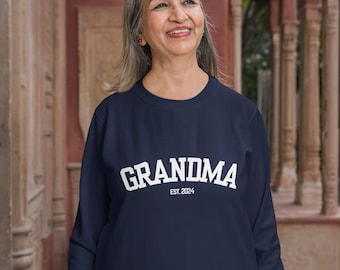 Grandma 2024 Sweatshirt, Gildan Unisex Crewneck, New Grandma Sweatshirt, Pregnancy Announcement Gift, New Grandparent, Nana 2024 Sweatshirt
