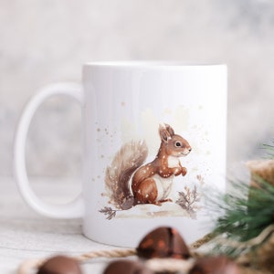 Eichhörnchen und Schnee Keramikbecher, Waldtierbecher, Naturbecher, Winterbecher, Waldbewohnerbecher, niedlicher Eichhörnchenbecher, Weihnachtsgeschenke