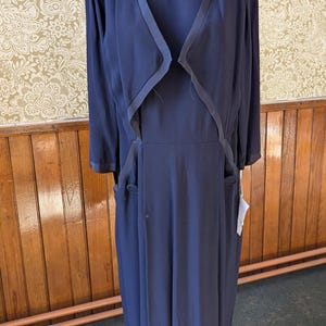 Vintage 1940&#39;s Navy Rayon Crepe Dress.