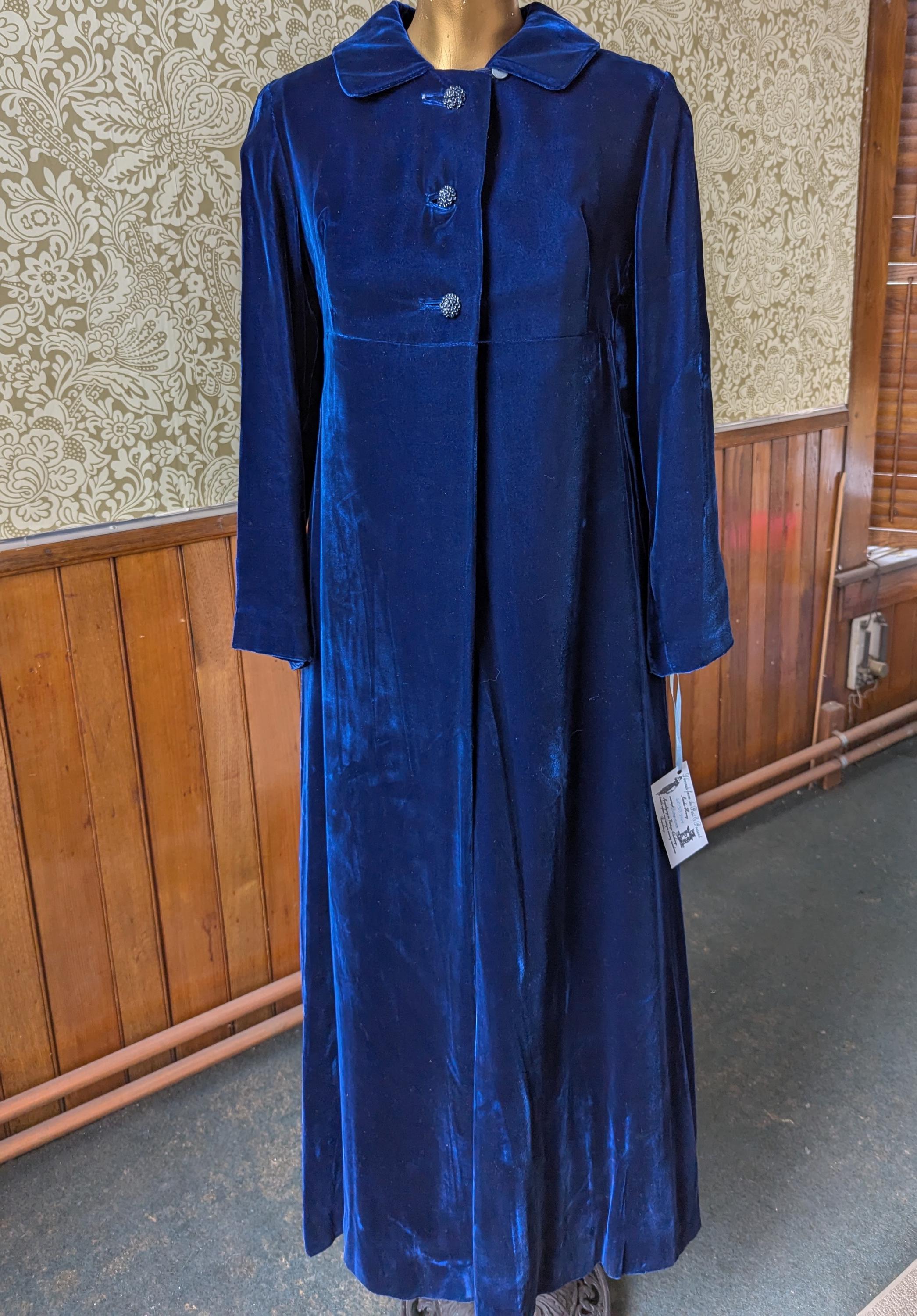 Short Opera Coat Navy | gypsohila