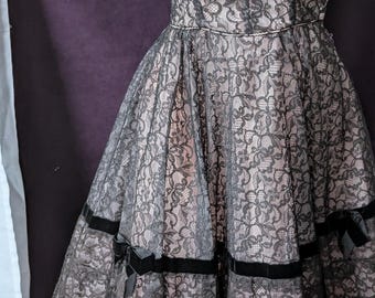 Vintage 1950s Pink+Black Party Dress.