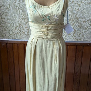 Vintage 1950&#39;s Yellow Dress.