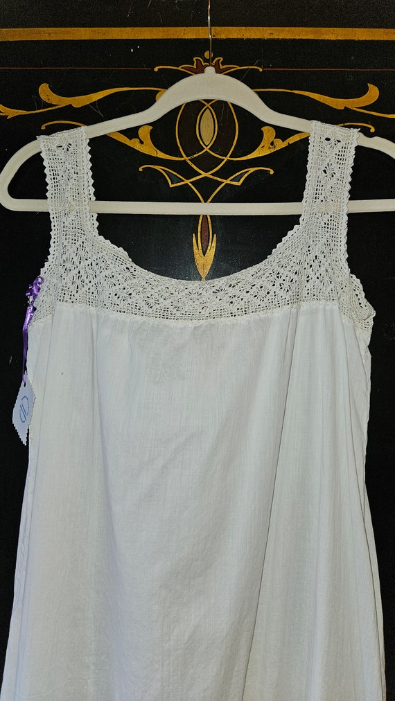 1910-1920s Cotton Lawn Chemise with Crocheted Yoke - image 3