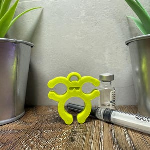 Syringe Saver: Compact Syringe Holder – Universal Fit, Lightweight, Clips to Badge or Uniform – For EMS, Nurses, Paramedics, and Pharmacists Neon Lime