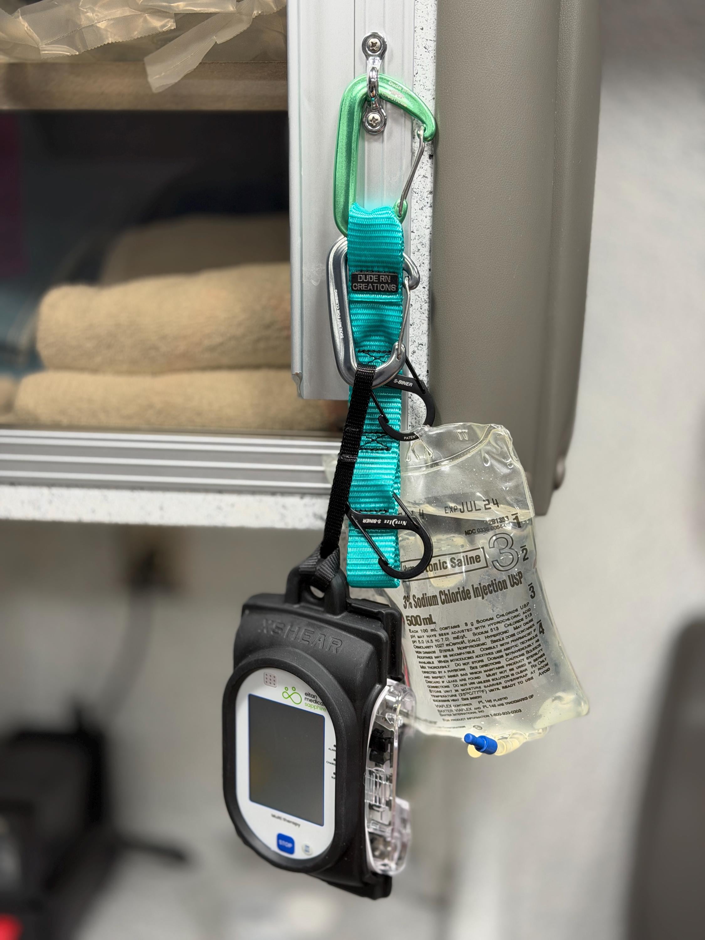Field Rig - Durable IV Bag / Pump Holder for Paramedics, EMS, and ...