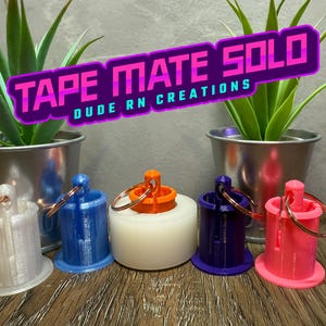 Tape Mate-solo. Tapehouder voor verpleegkundigen, ambulancepersoneel, paramedici, medische professionals, eerstehulpverleners en eerstehulpverleners.