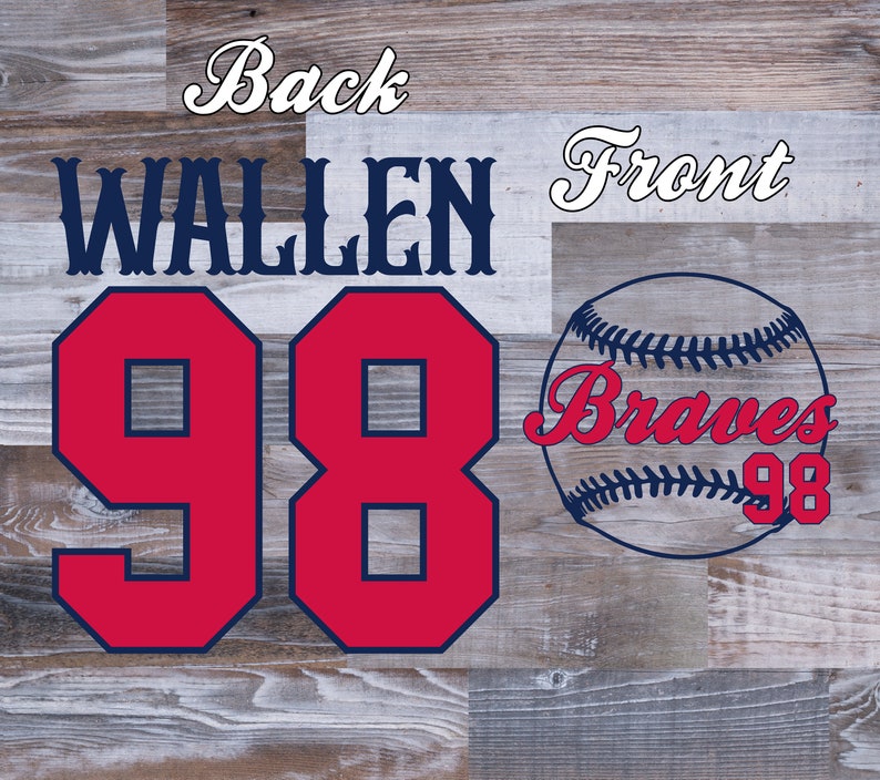 Peut inclure: Une pancarte en bois avec les mots "Back" et "Front" dessus. Le dos porte le nom "WALLEN" et le num&eacute;ro "98" en rouge avec un contour bleu marine. Le devant pr&eacute;sente une balle de baseball avec le mot "Braves" et le num&eacute;ro "98" en rouge avec un contour bleu marine.