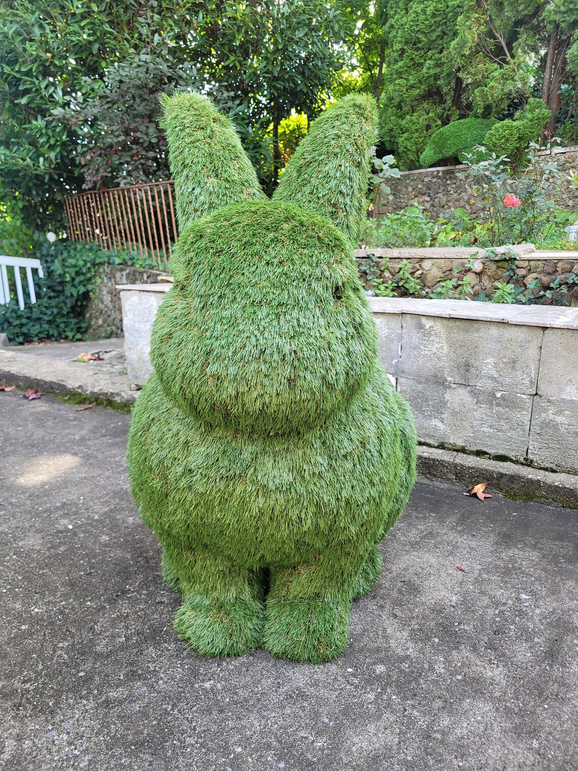 Large Topiary Rabbit From Artificial Grass – Garden Decor, Custom ...