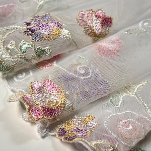 Tulipe de tulle brodée valse en pastels doux | Dentelle à broder |  Non extensible | Vendu au mètre en deux 0,5 pièces | 6 pouces 15 cm
