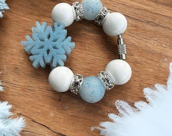 Winter tumbler cup handle charm, Snowflake cup charm, Gift for Her, Winter Wonderland charm, Cute cup charm