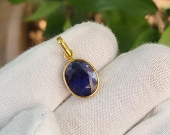 Blauer Saphir Anhänger Oval Form Anhänger in 18 Karat Solid Gold Anhänger für Frauen Minimalist Kleiner Anhänger Zierlicher Anhänger Charm Anhänger