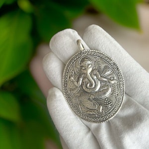 Ghanesh Elephant Amulet .925 Sterling Silver Pendant Ganesha Charm Gift for Yogi