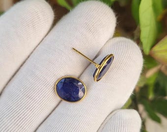 Pendiente de zafiro azul de 7,10 CTW Pendiente de corte ovalado en oro macizo de 18 k Pendiente de piedra preciosa Pendiente de botón, Pendiente hecho a mano Pendiente simple