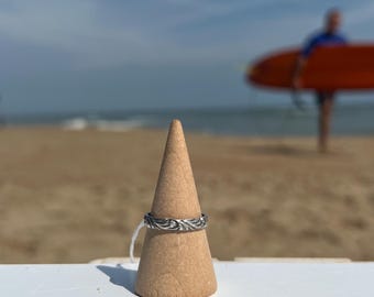 Anillo de onda de plata esterlina apilable